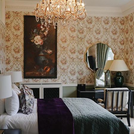 40 Winks Hospitality Hotel Durham Bagian luar foto